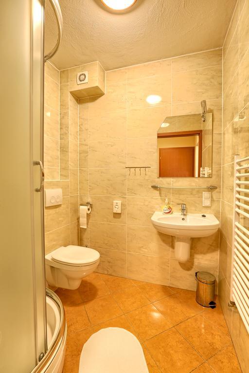 Hotel Tenis Хжастовице Стая снимка