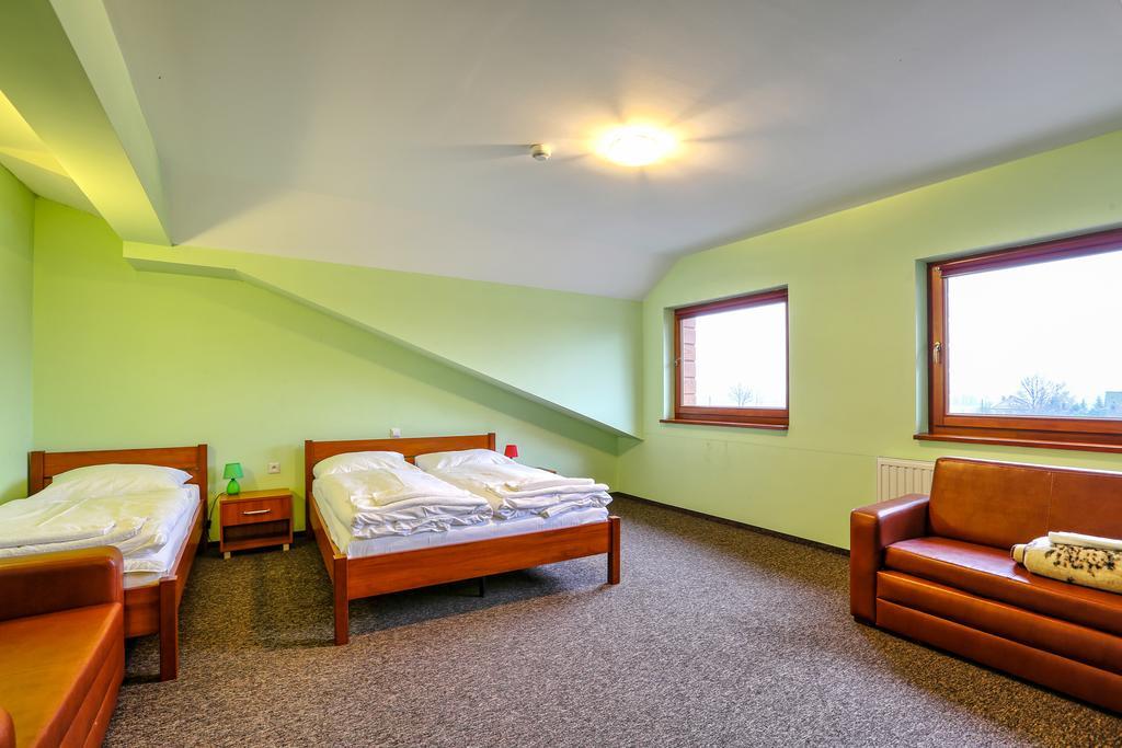 Hotel Tenis Хжастовице Екстериор снимка