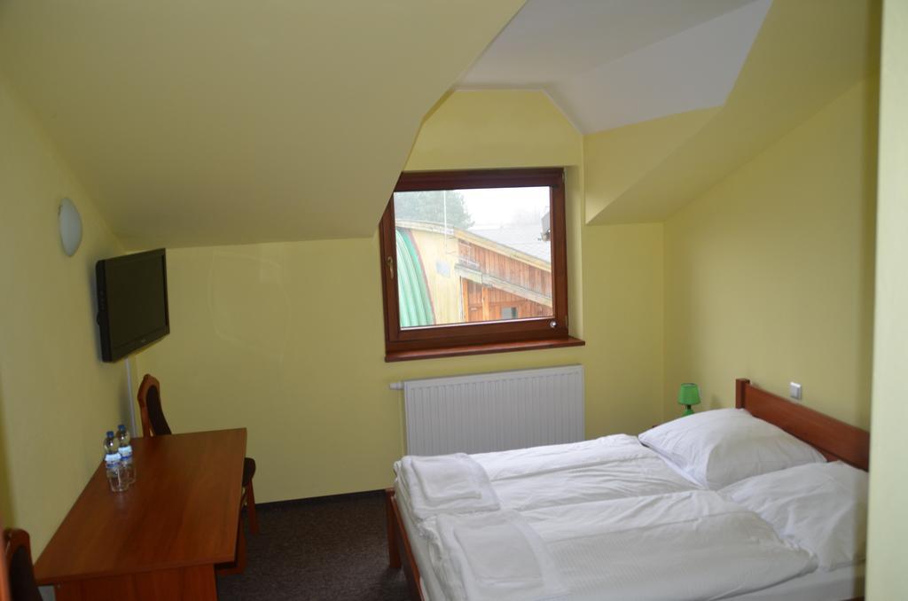 Hotel Tenis Хжастовице Стая снимка