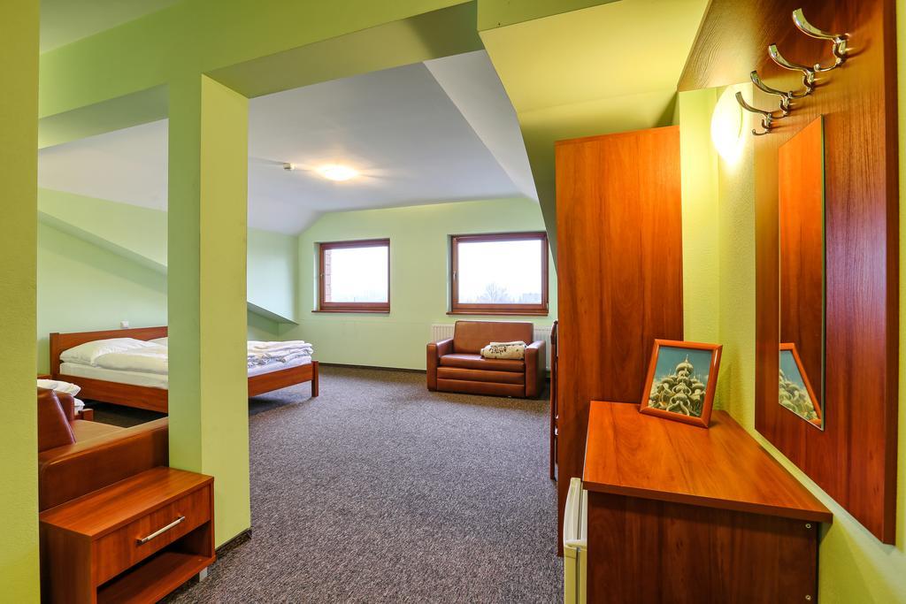 Hotel Tenis Хжастовице Стая снимка
