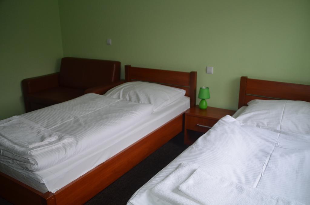 Hotel Tenis Хжастовице Стая снимка